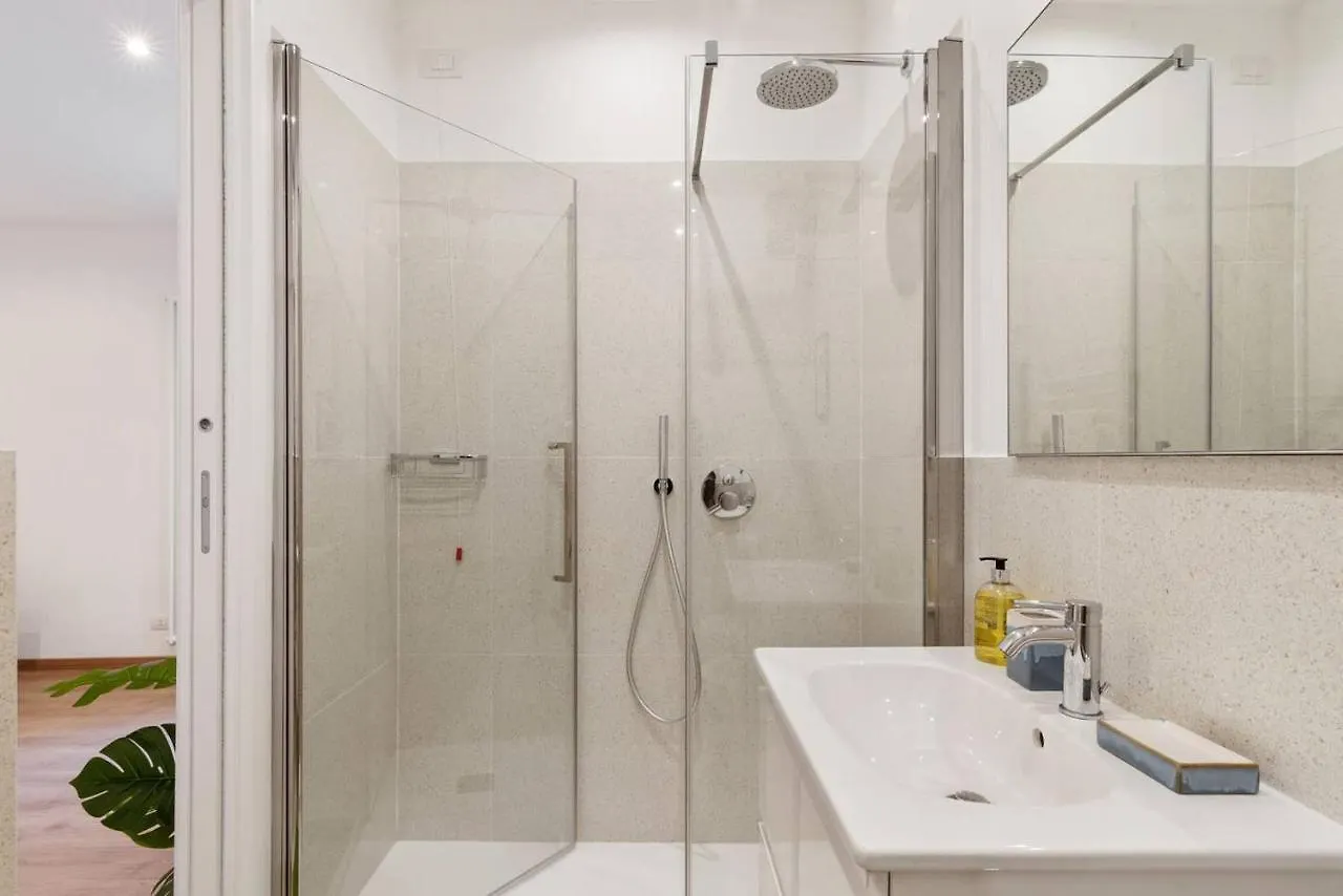 Amazing Studio With Botanic Touch In The Center Milan